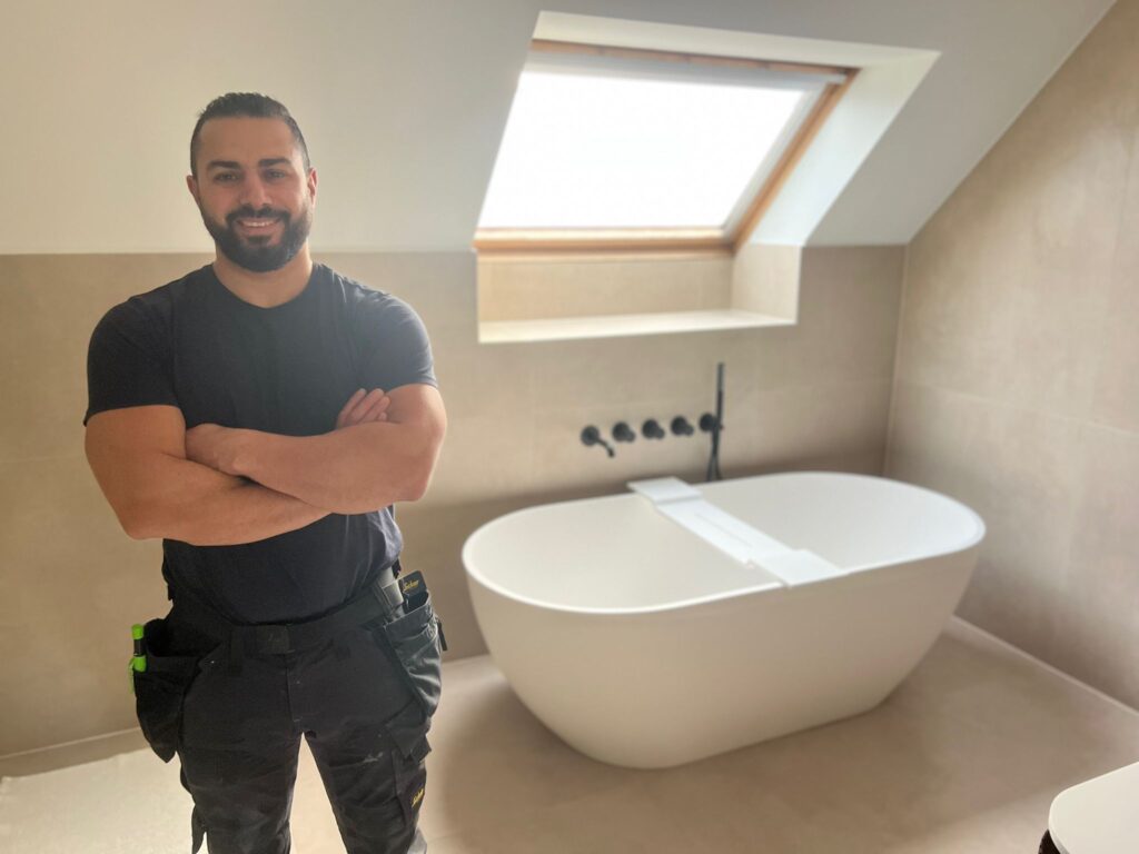 Rénovation salle de bain moderne Grimbergen – pose carrelage lavabo par artisan CLK PRO Rénovation